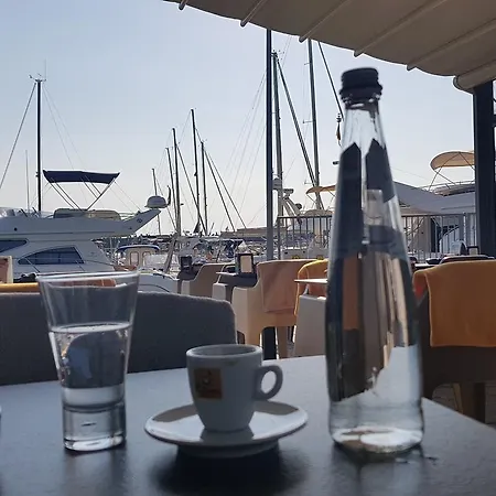 Faleza Apartament D Anadolchioi